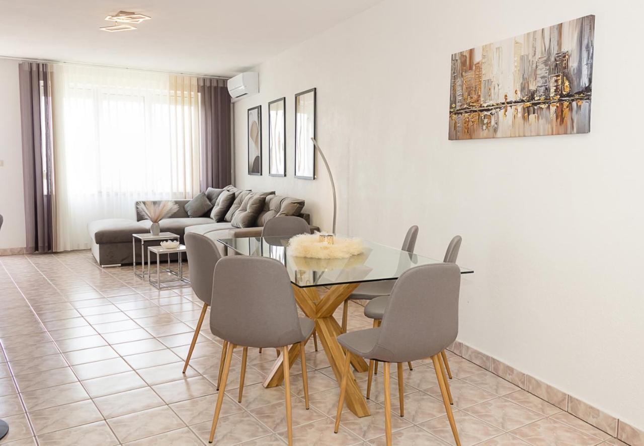 Two Identical Designer 2Bd Flats With Sea View In Balchik By Flat Mаnager Apartment Bagian luar foto
