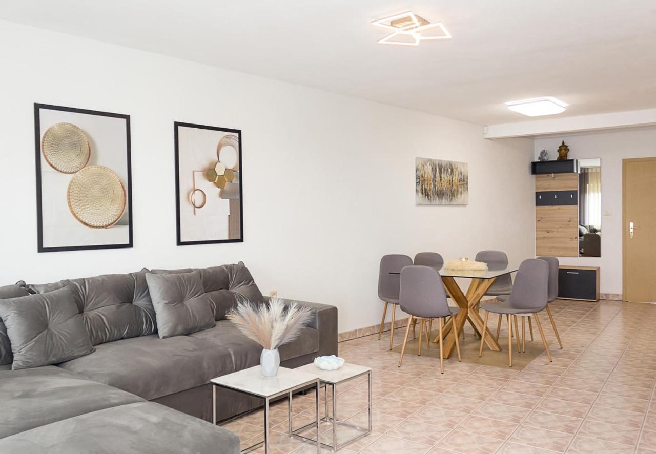 Two Identical Designer 2Bd Flats With Sea View In Balchik By Flat Mаnager Apartment Bagian luar foto