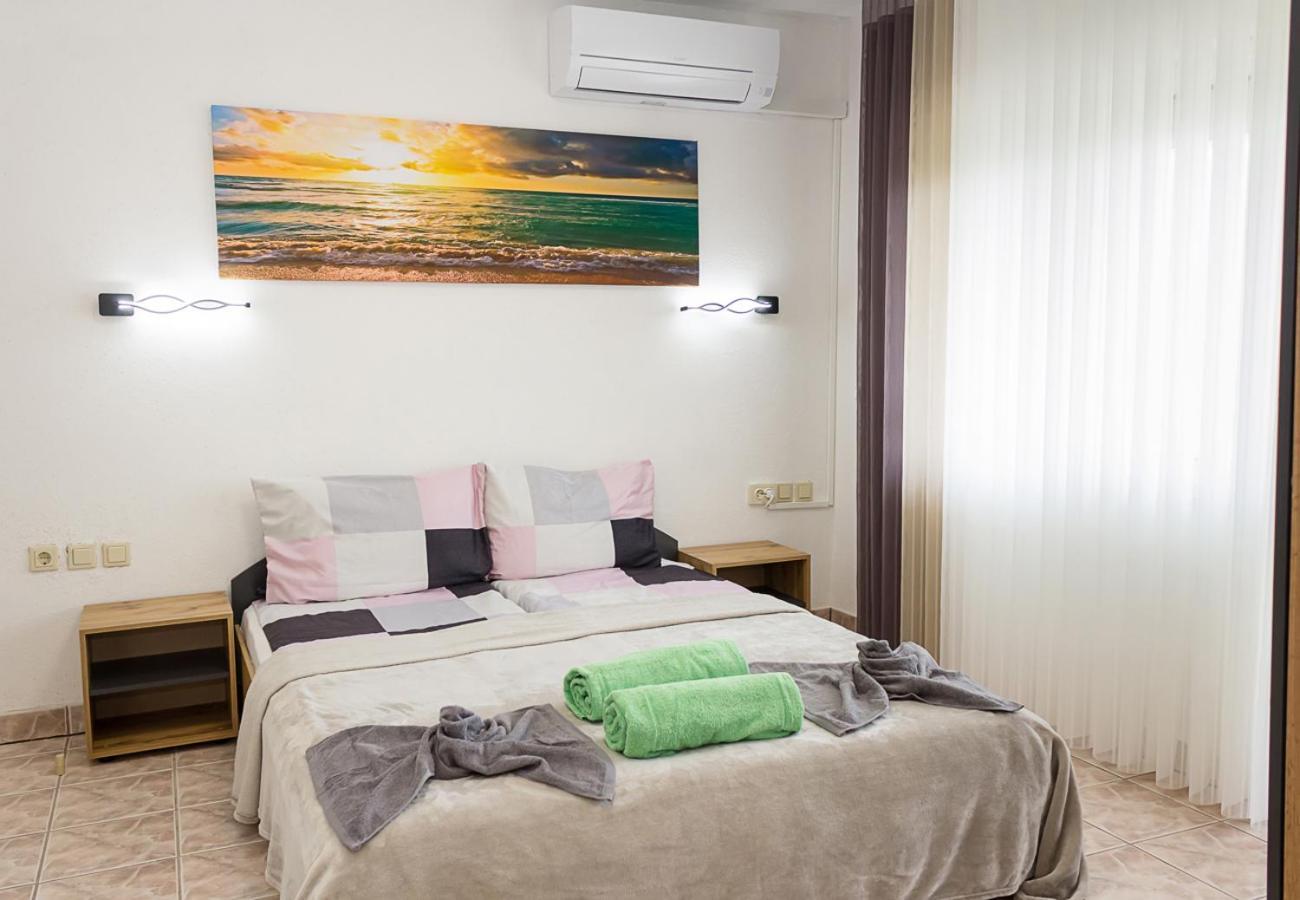 Two Identical Designer 2Bd Flats With Sea View In Balchik By Flat Mаnager Apartment Bagian luar foto